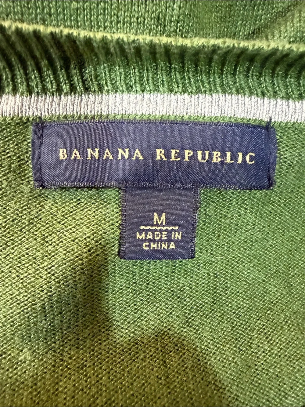 Banana Republic Men M Green Gray Argyle V Neck Sweater Silk Cashmere Preppy